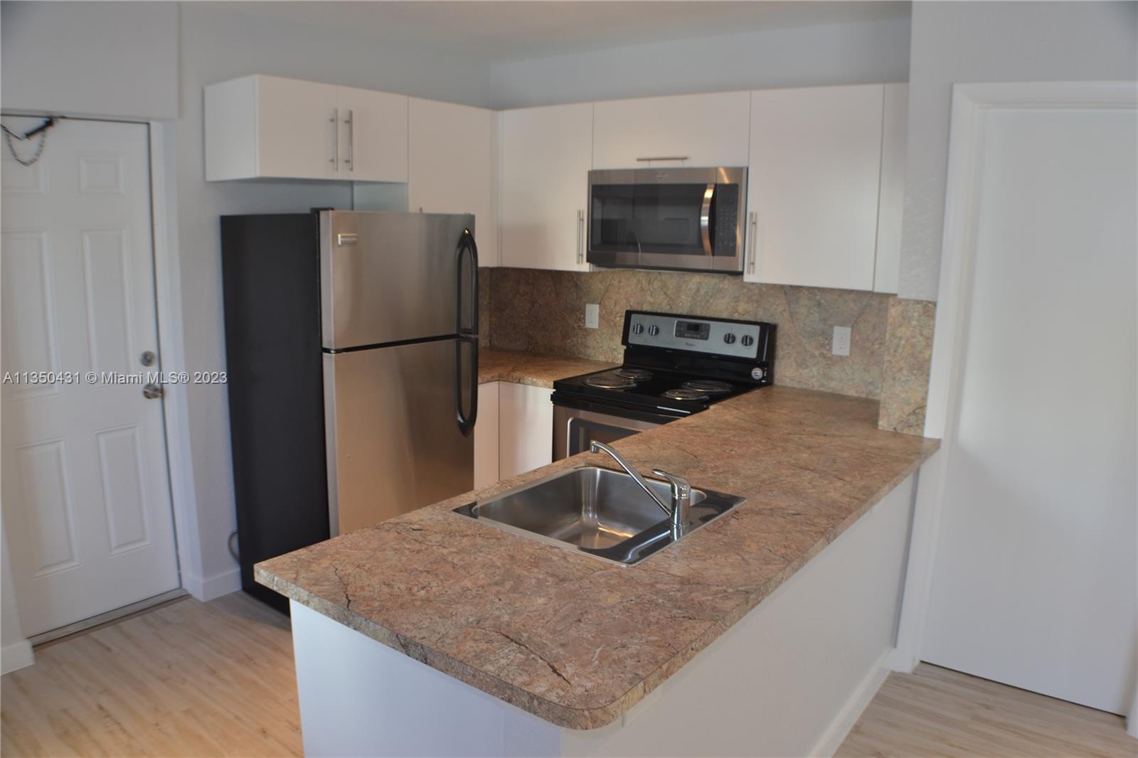 EVERGLADE LAND SALES CO - Residential Lease