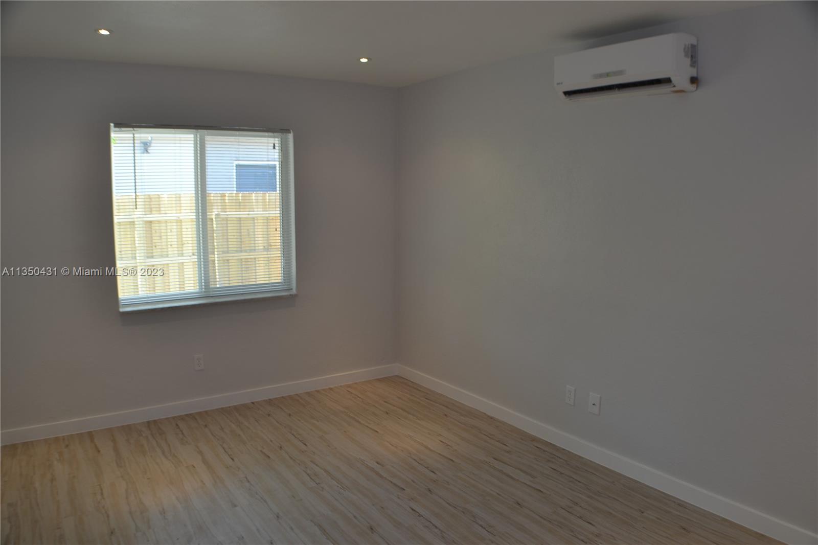 EVERGLADE LAND SALES CO - Residential Lease