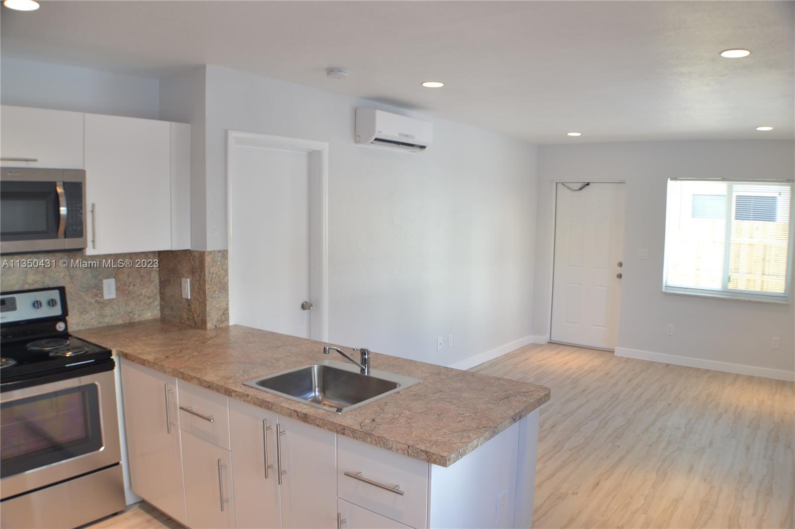 EVERGLADE LAND SALES CO - Residential Lease