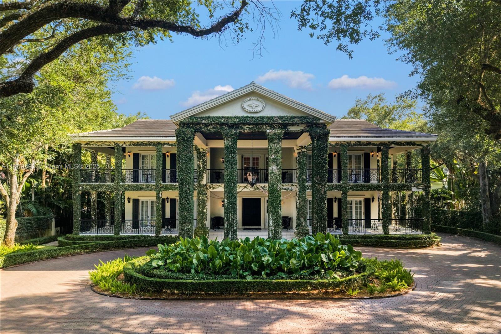 CORAL GABLES BISC BAY SEC - Residential