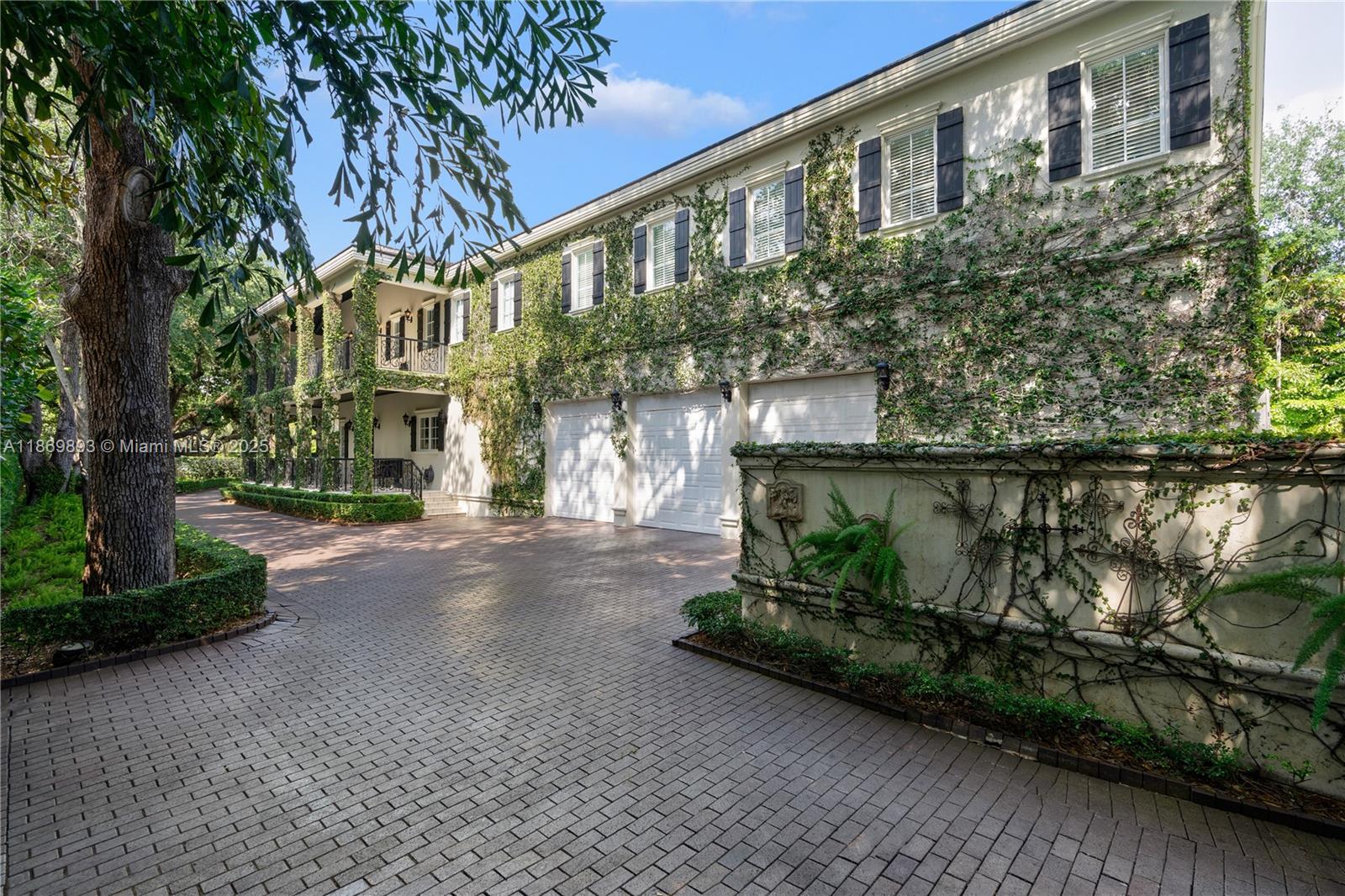 CORAL GABLES BISC BAY SEC - Residential