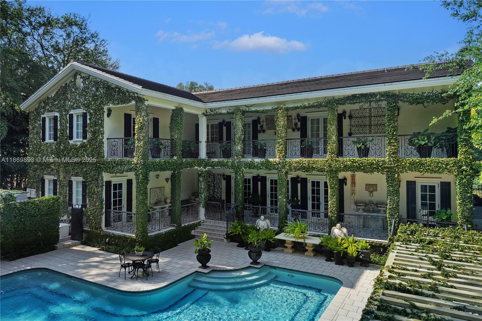 CORAL GABLES BISC BAY SEC - Residential