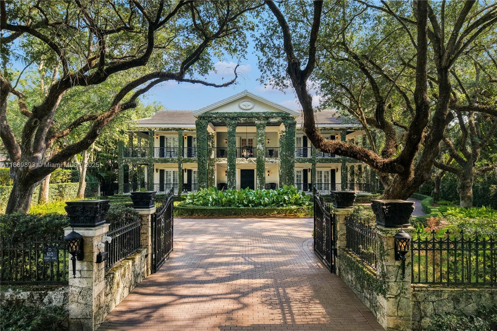 CORAL GABLES BISC BAY SEC - Residential