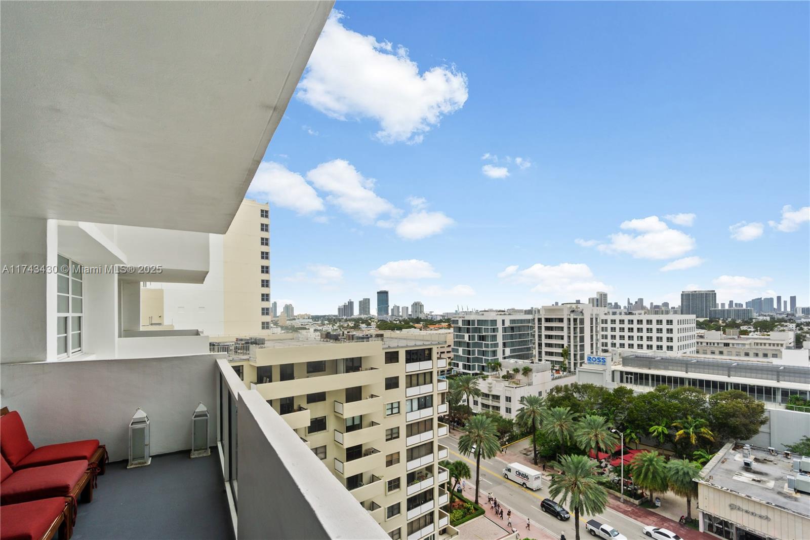 THE DECOPLAGE CONDO - Residential Lease