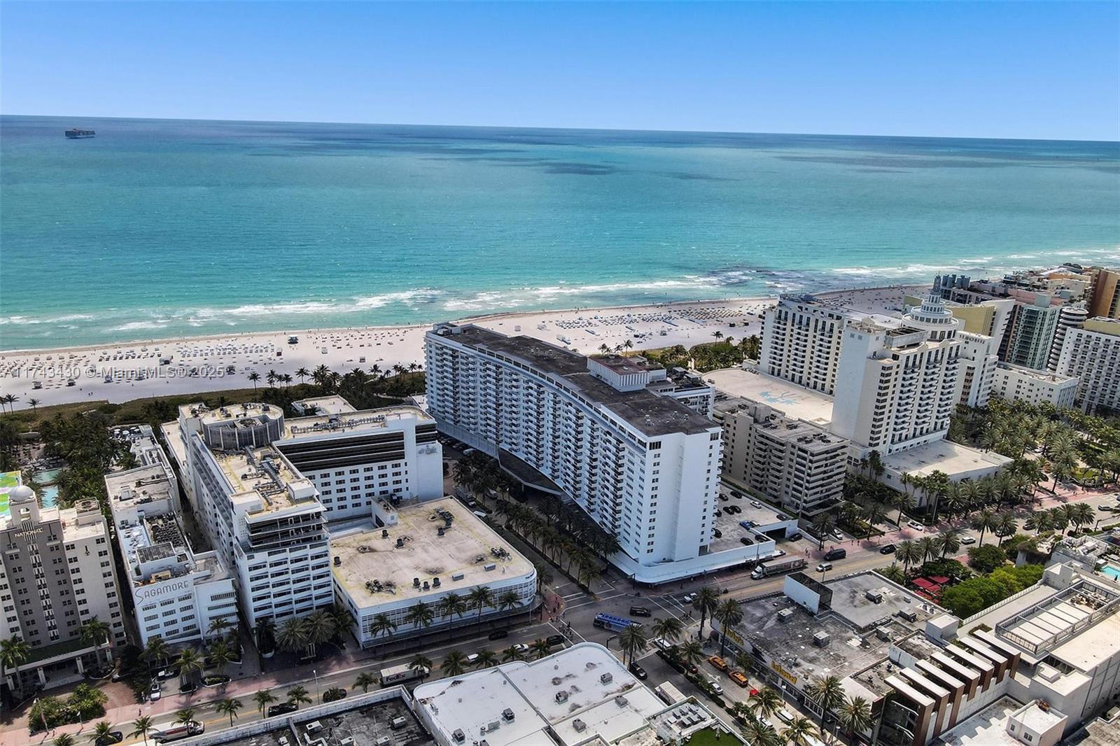 THE DECOPLAGE CONDO - Residential Lease