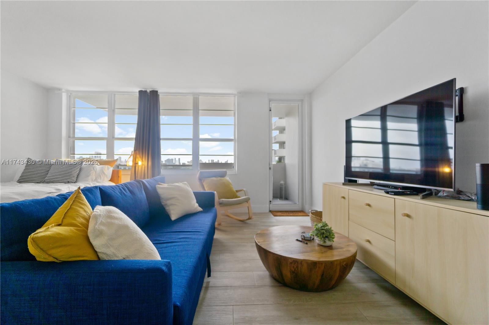 THE DECOPLAGE CONDO - Residential Lease