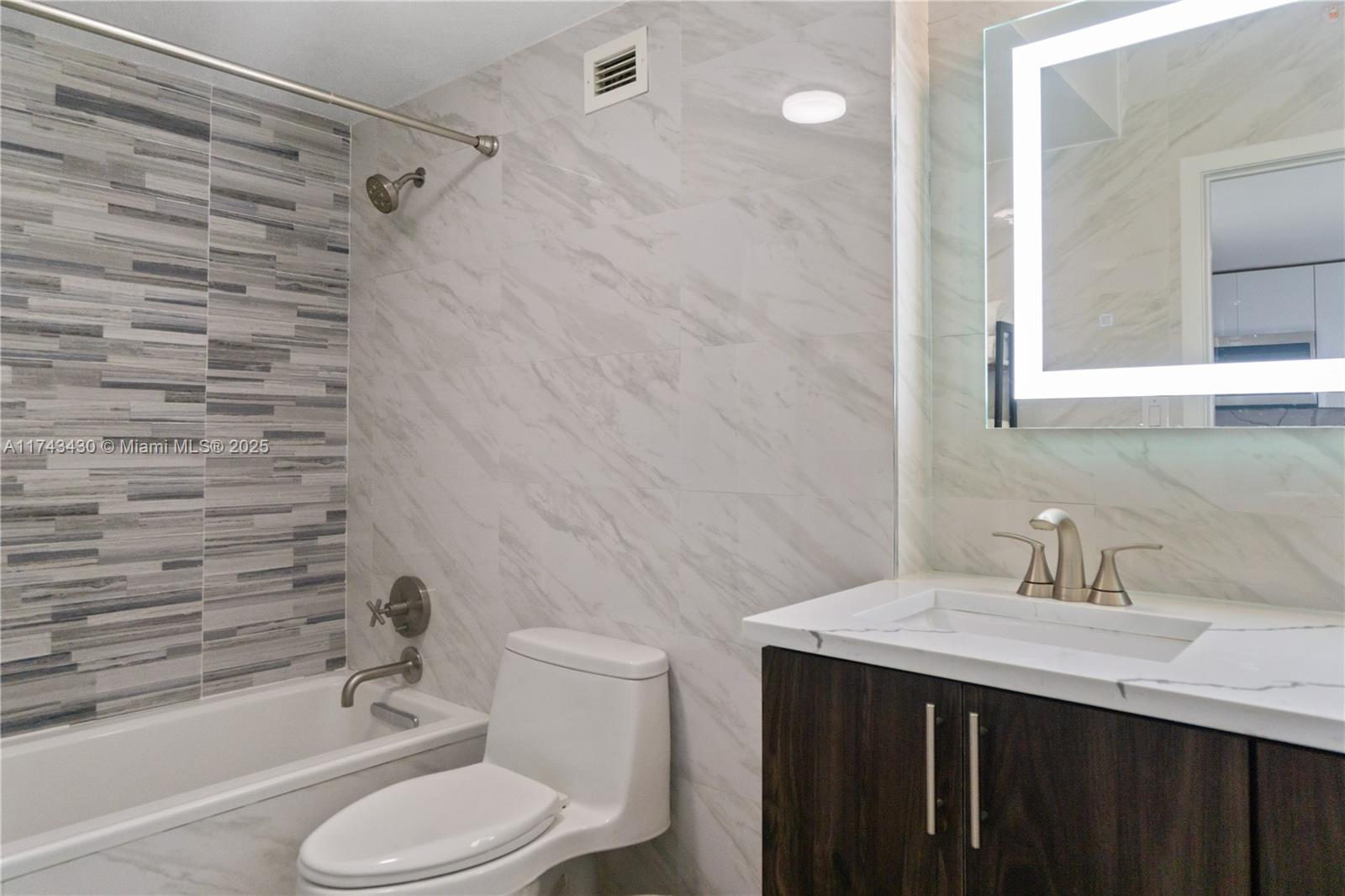 THE DECOPLAGE CONDO - Residential Lease