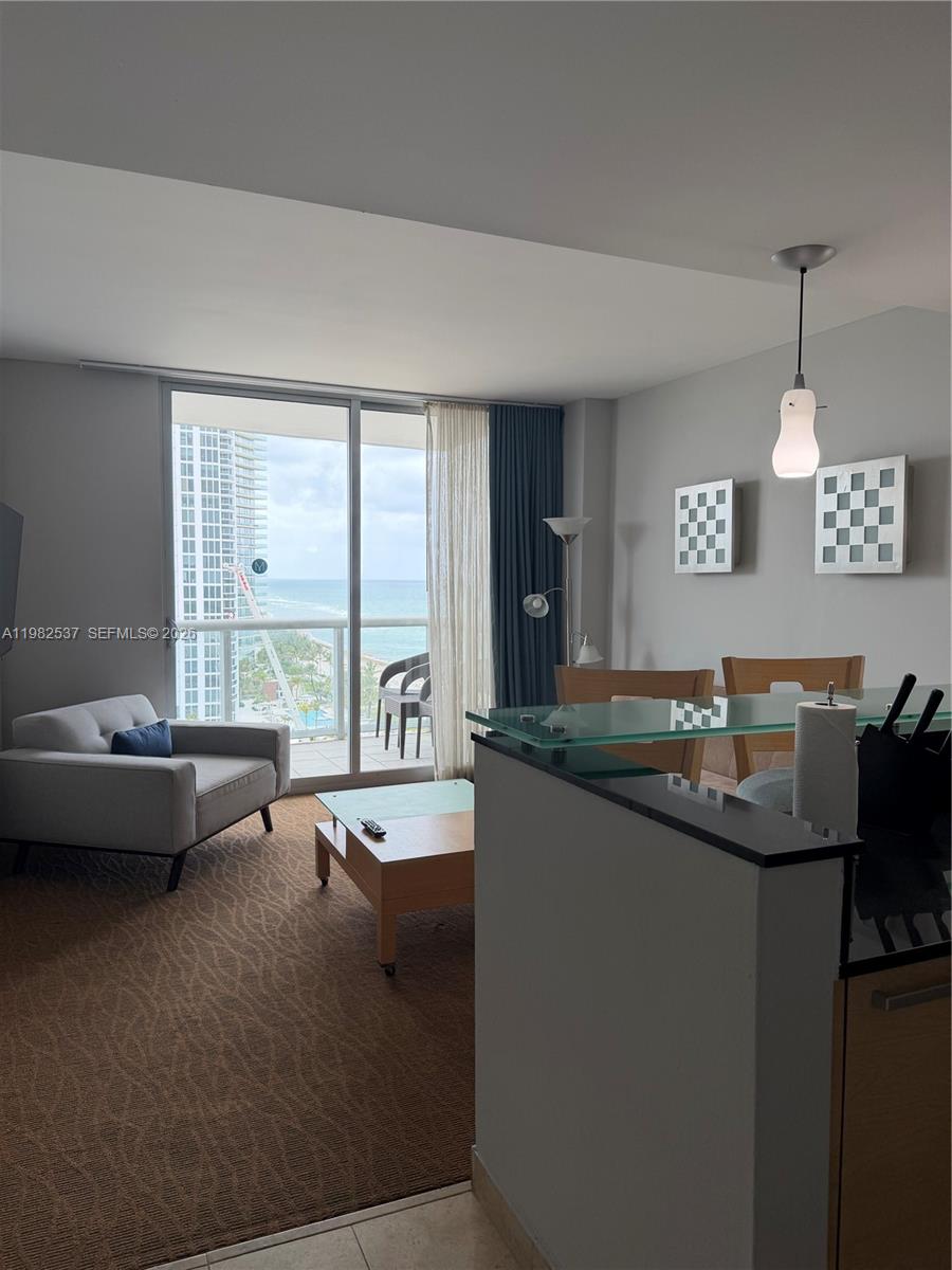 M RESORT RESIDENCES CONDO - Residential
