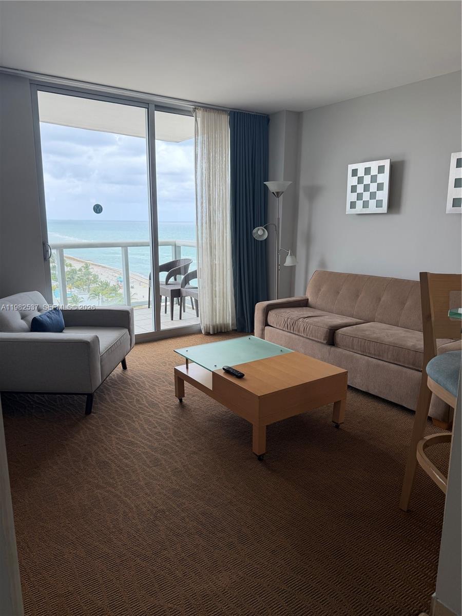 M RESORT RESIDENCES CONDO - Residential