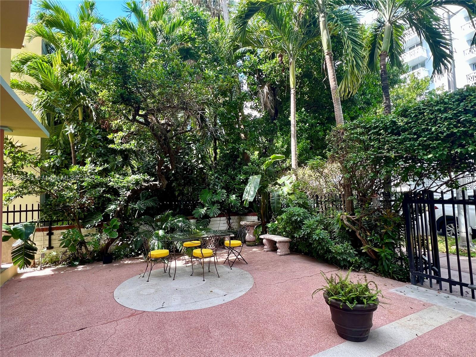 THE FLAMINGO CONDO - Residential Lease