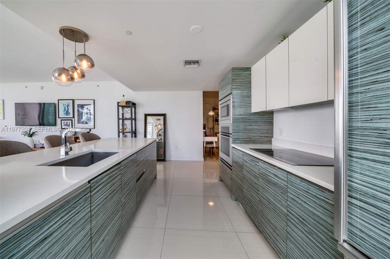 ICON BAY CONDO - Residential