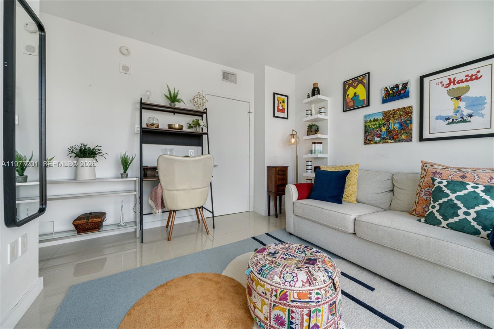 ICON BAY CONDO - Residential