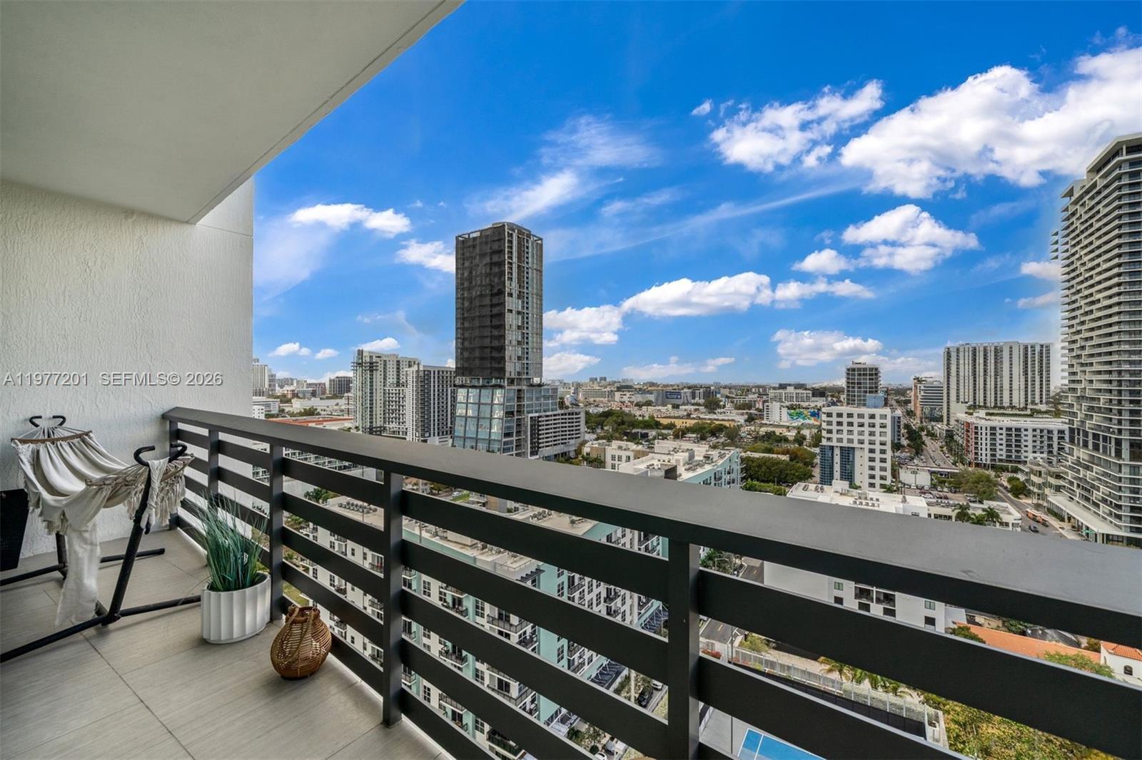 ICON BAY CONDO - Residential