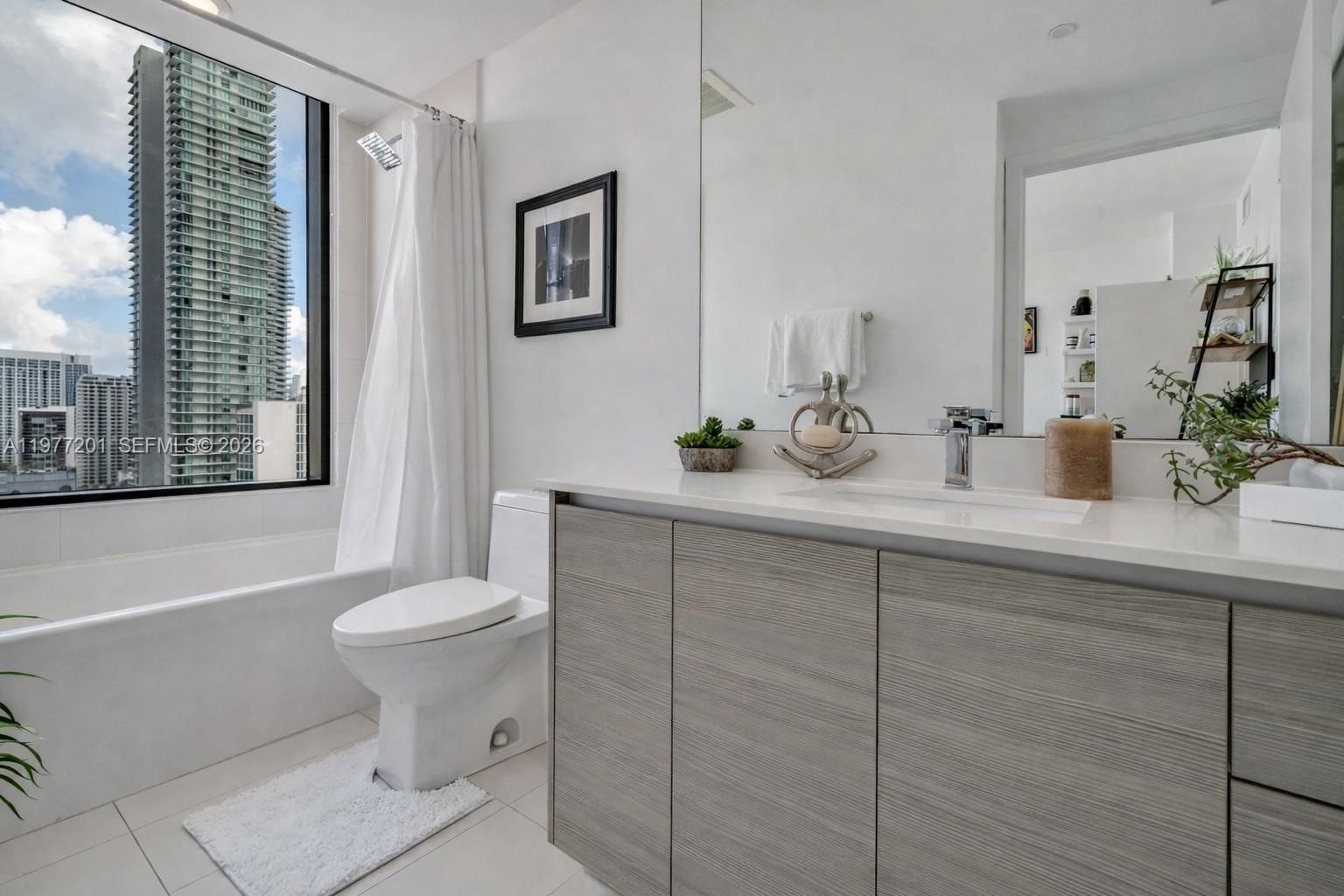 ICON BAY CONDO - Residential