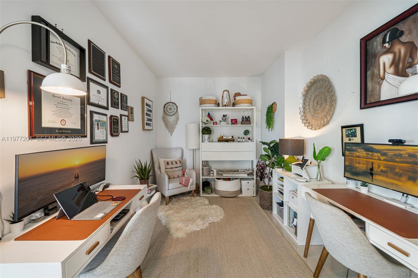ICON BAY CONDO - Residential