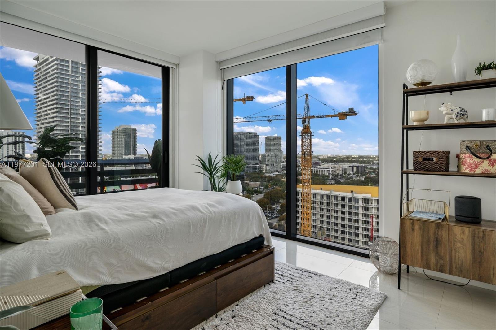ICON BAY CONDO - Residential