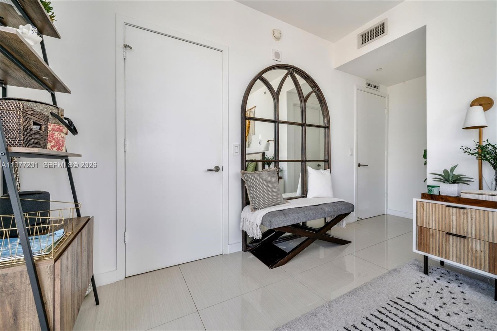 ICON BAY CONDO - Residential