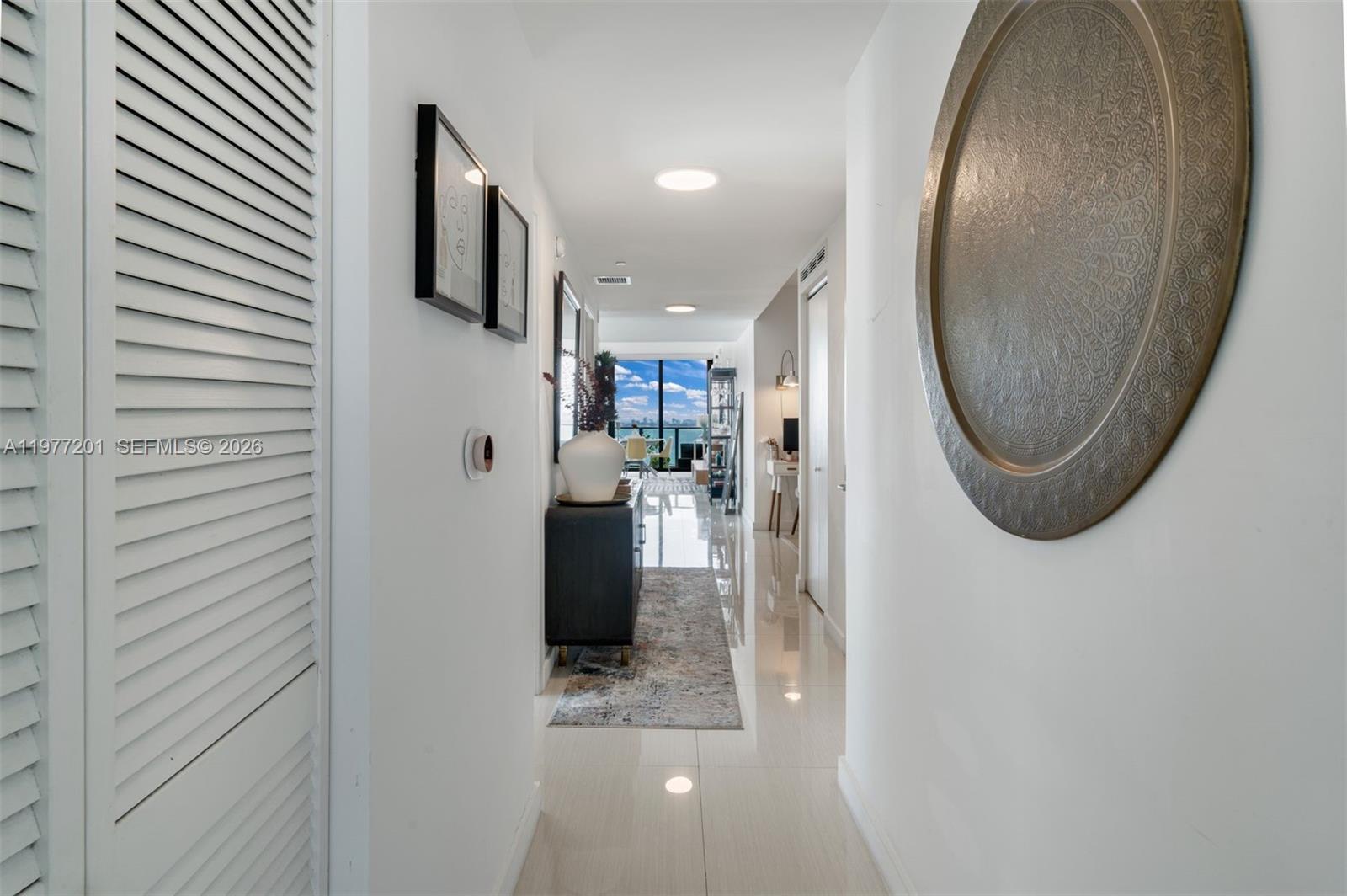ICON BAY CONDO - Residential