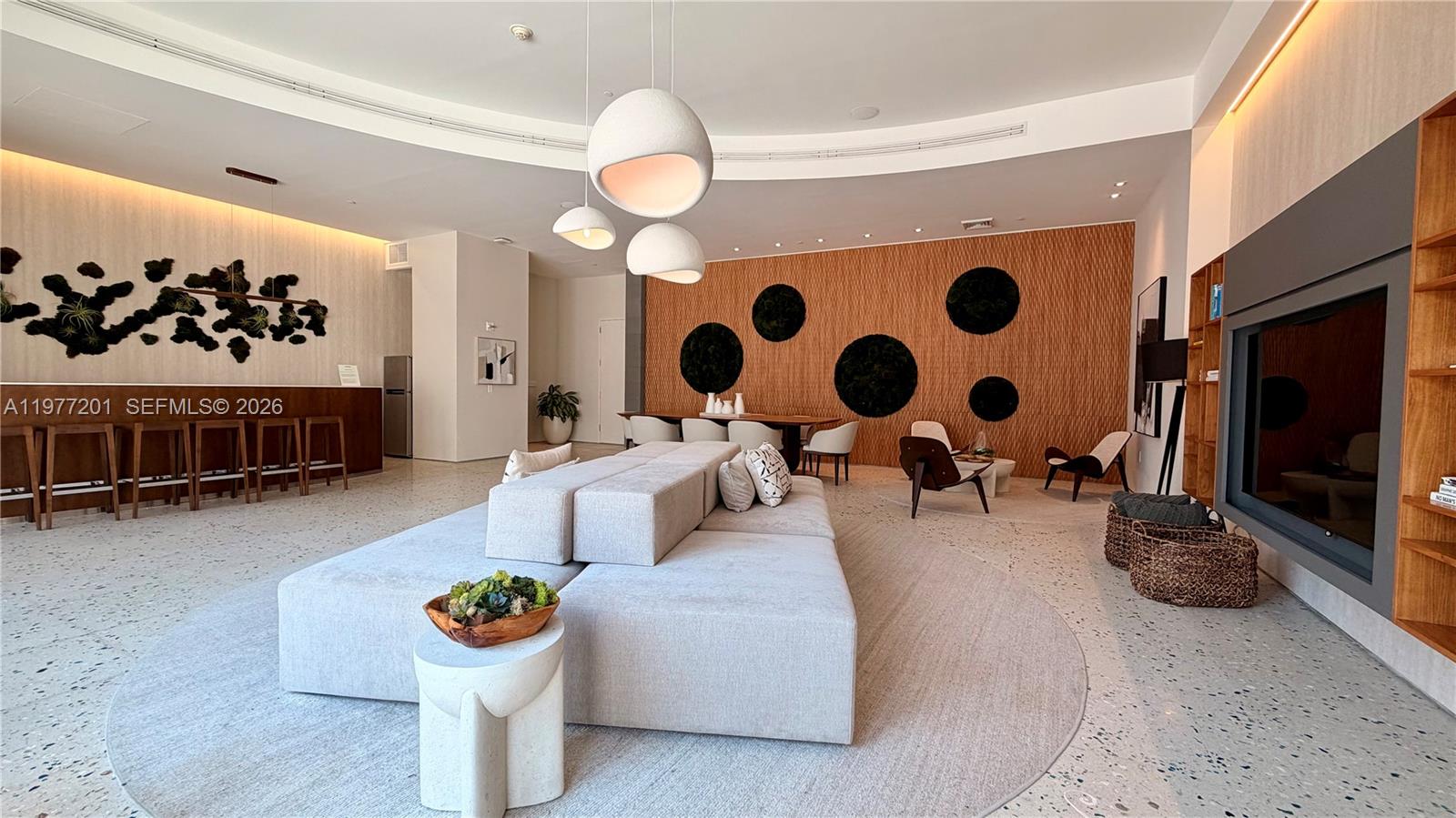 ICON BAY CONDO - Residential