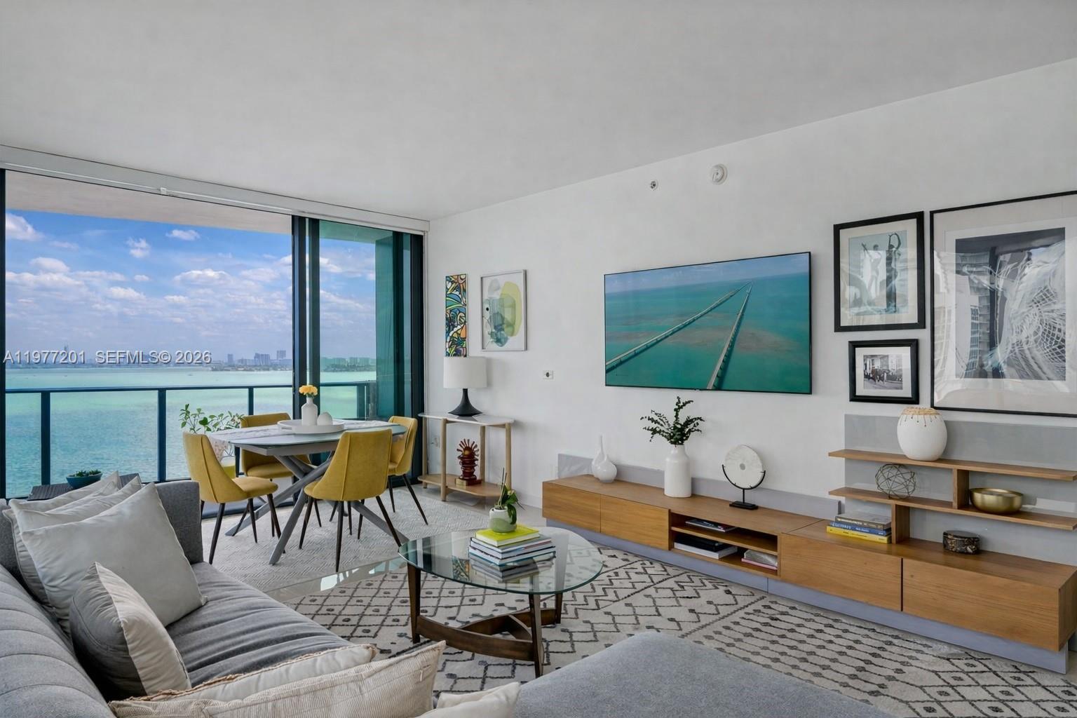 ICON BAY CONDO - Residential