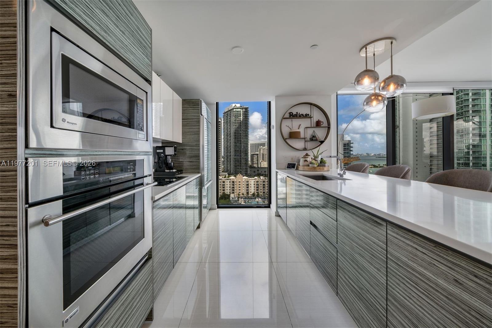 ICON BAY CONDO - Residential
