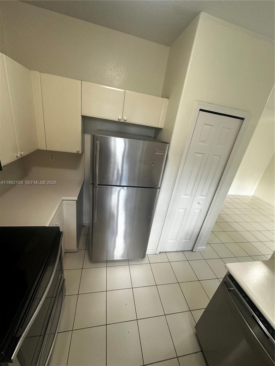 SHOMA TOWNHOMES AT KEYSCO - Residential Lease