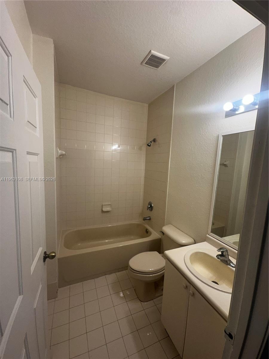 SHOMA TOWNHOMES AT KEYSCO - Residential Lease