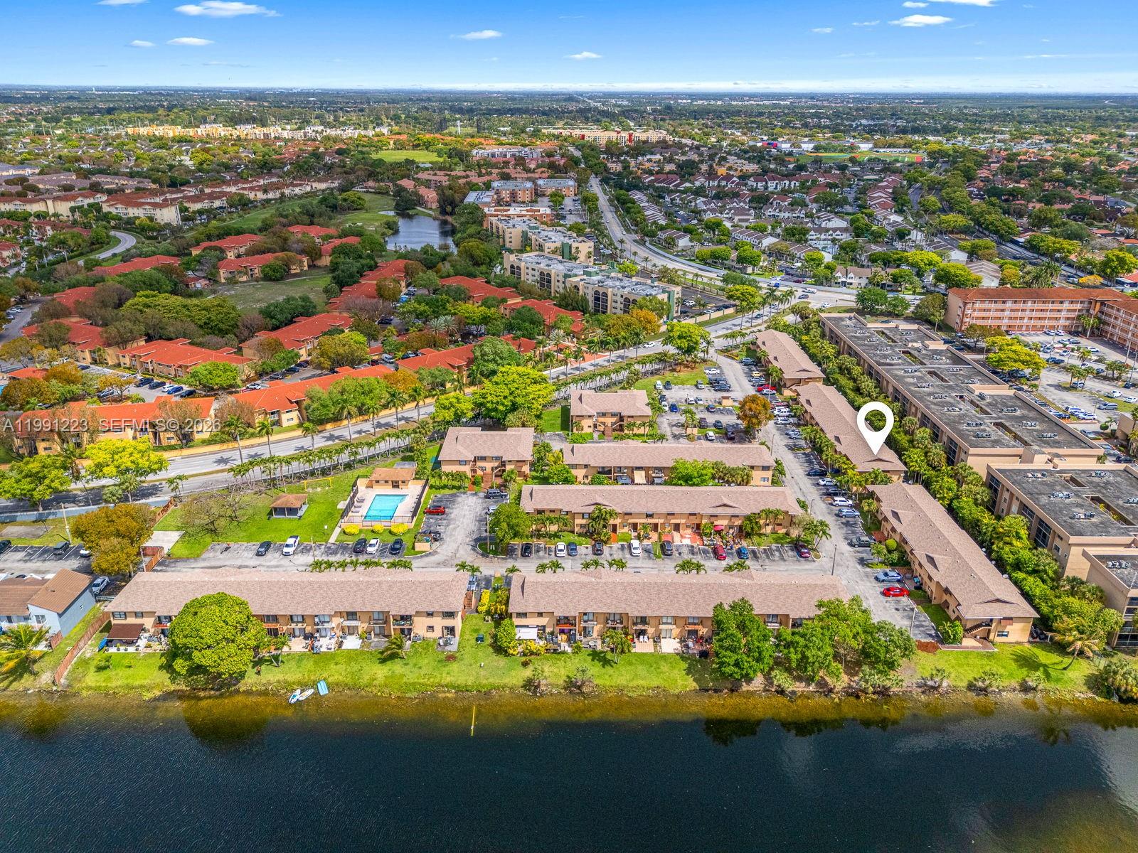 LAGUNA TROPICAL CONDO - Residential