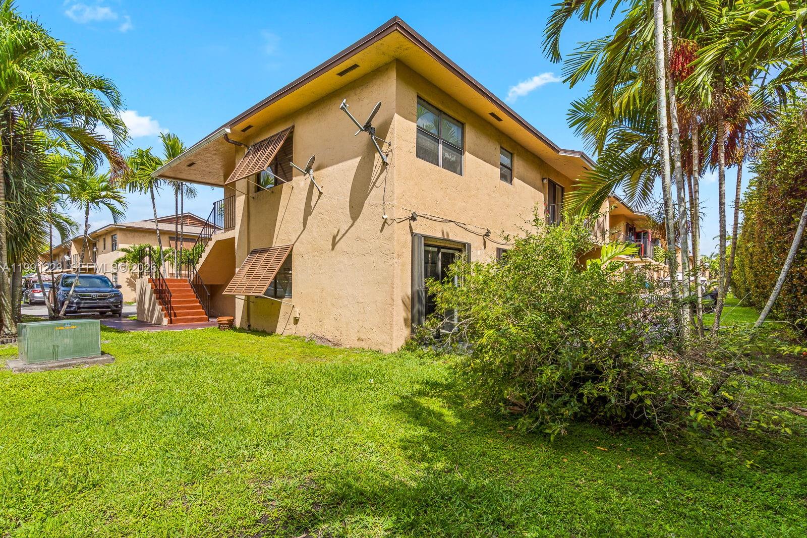 LAGUNA TROPICAL CONDO - Residential