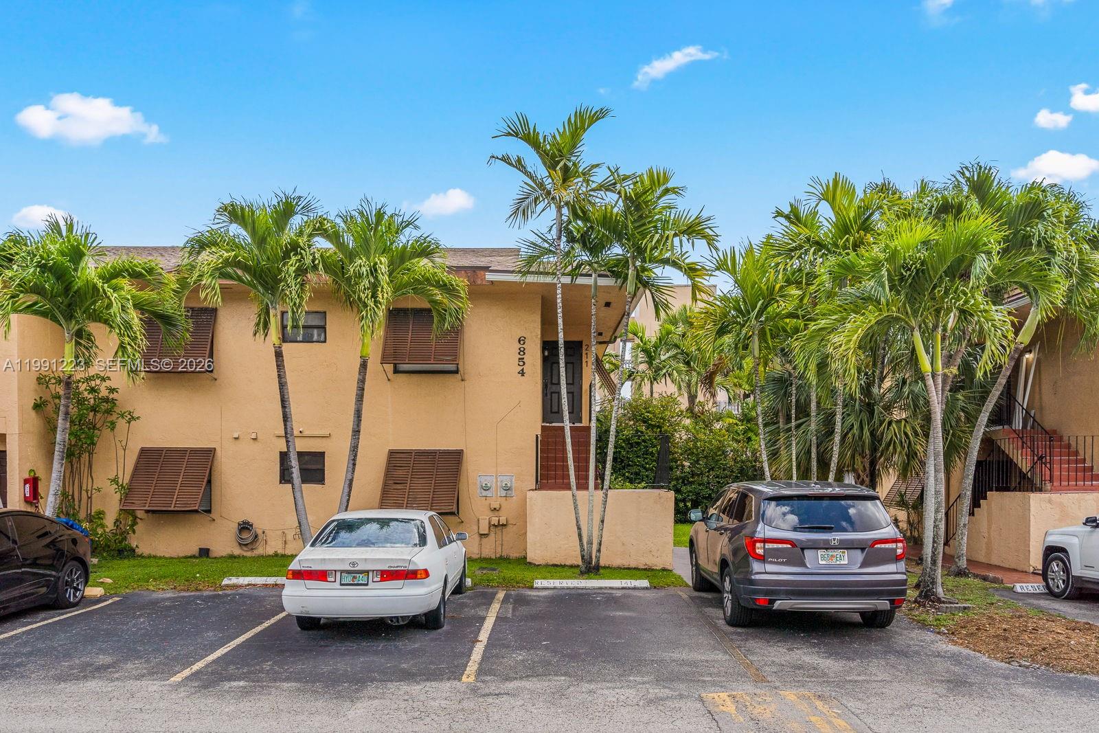 LAGUNA TROPICAL CONDO - Residential