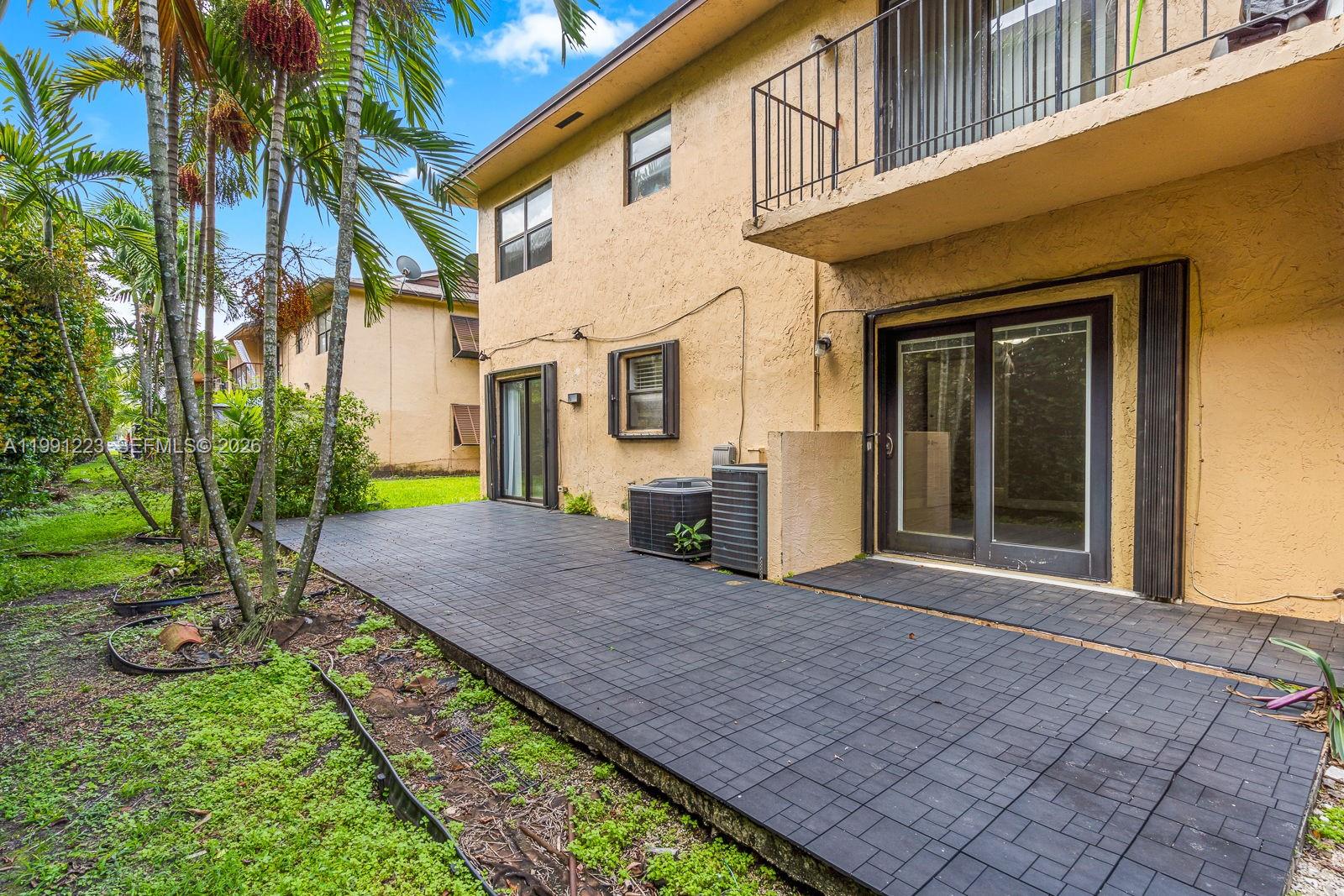 LAGUNA TROPICAL CONDO - Residential