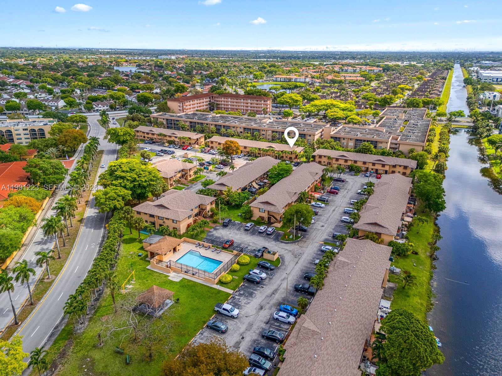 LAGUNA TROPICAL CONDO - Residential