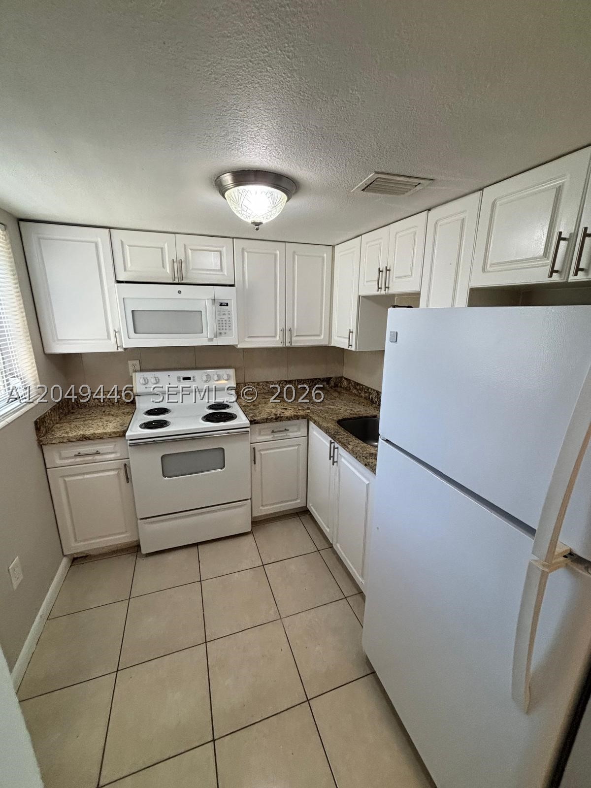 HIGHWAY PARK - Residential Lease