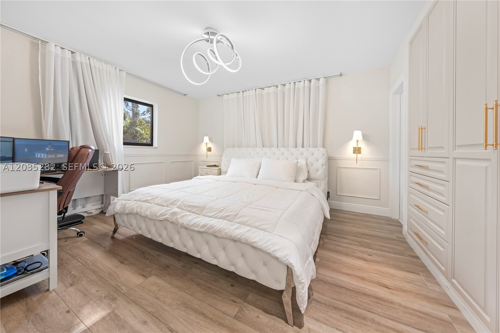 HOLLYWOOD LAKES SECTION - Residential