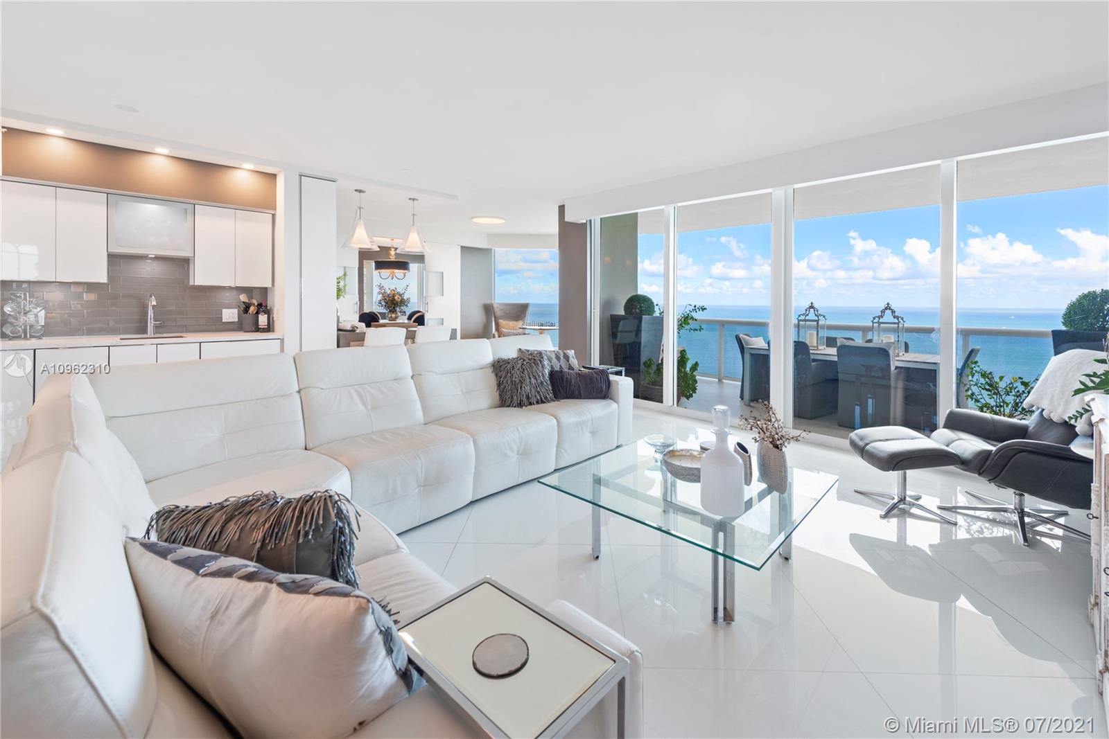 GREEN DIAMOND CONDO - Residential