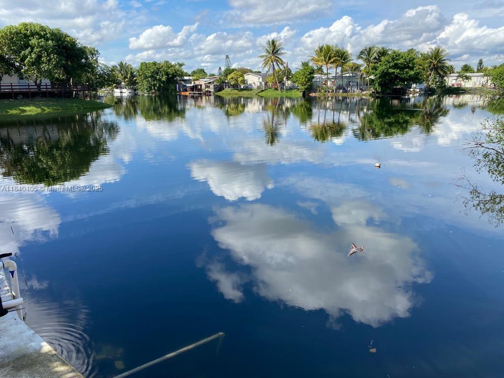 UNIVERSITY LAKES - Residential Lease