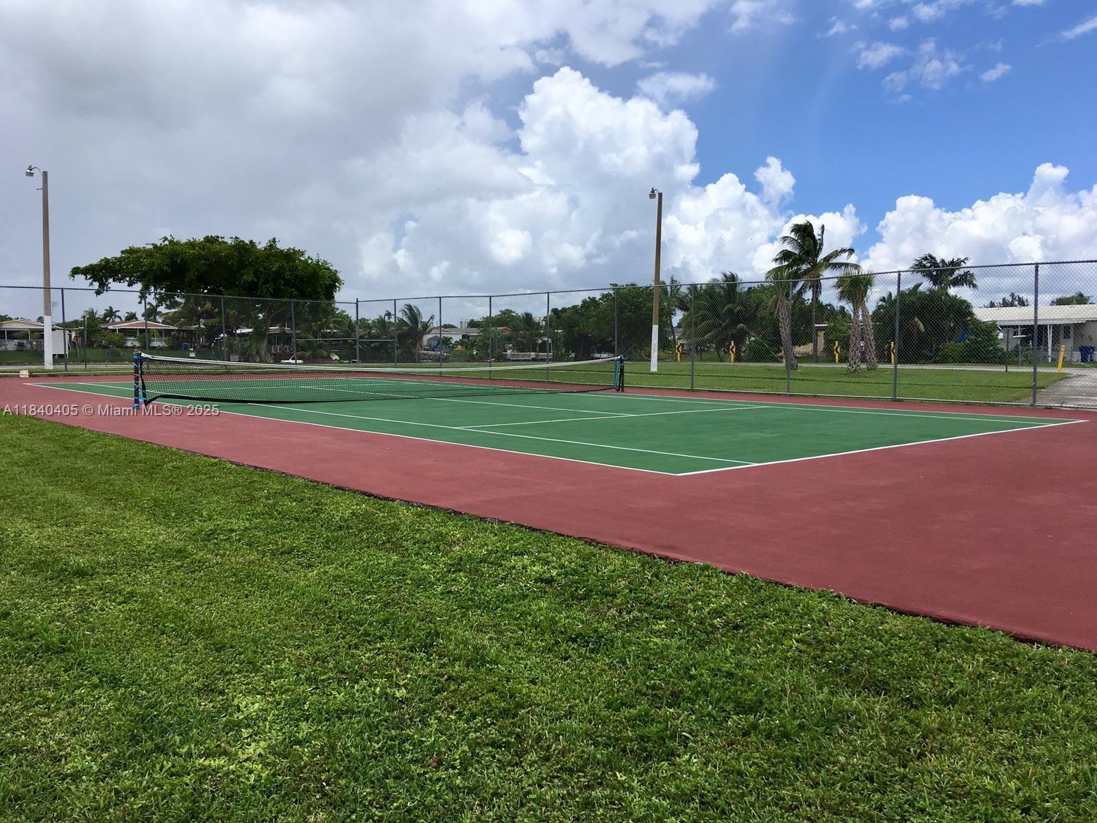 UNIVERSITY LAKES - Residential Lease