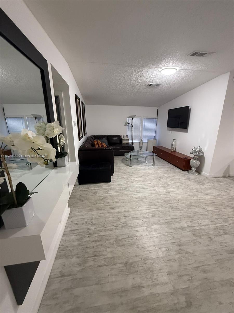 UNIVERSITY LAKES - Residential Lease