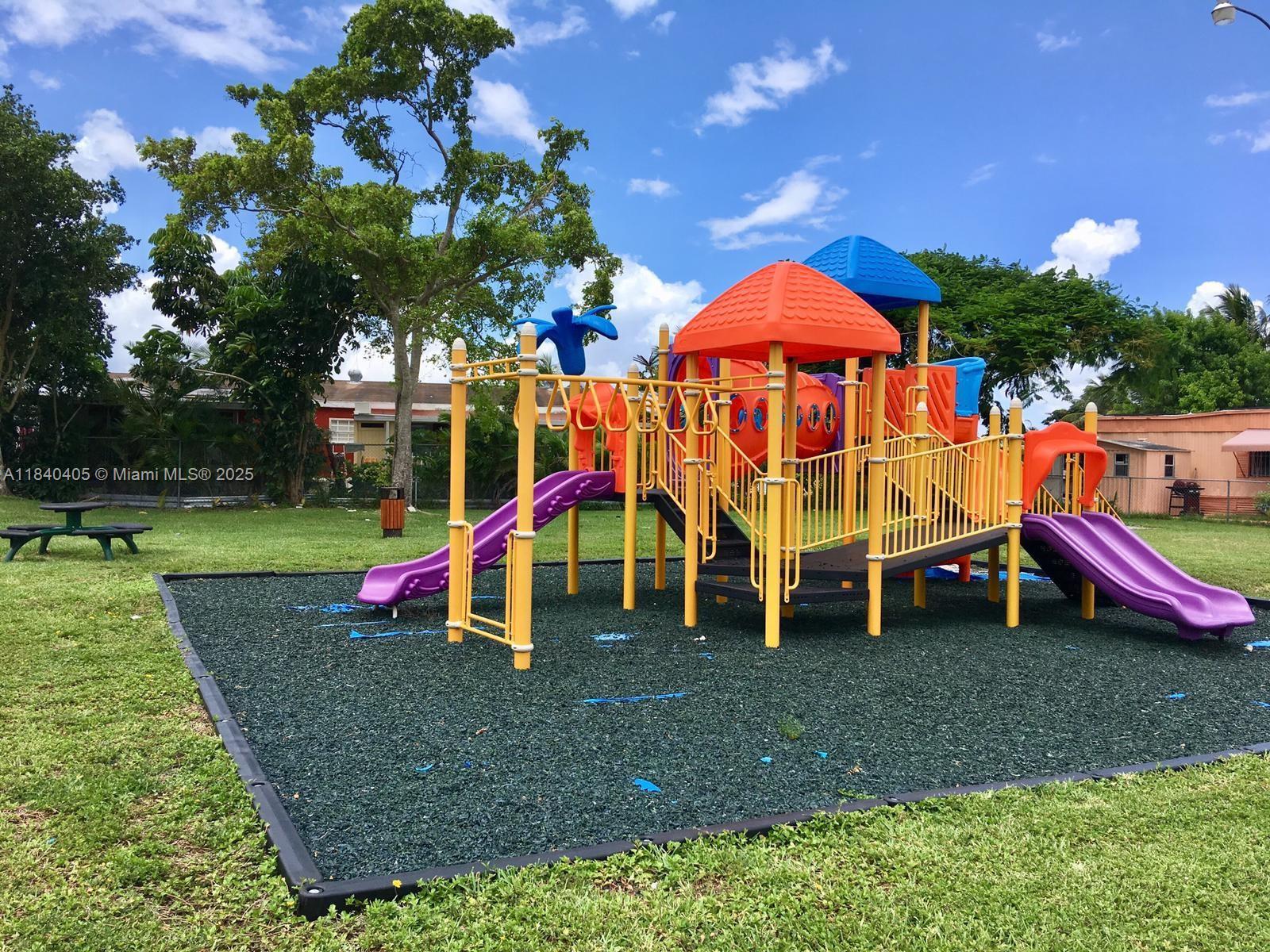 UNIVERSITY LAKES - Residential Lease
