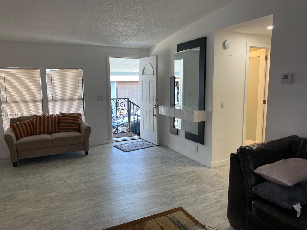 UNIVERSITY LAKES - Residential Lease