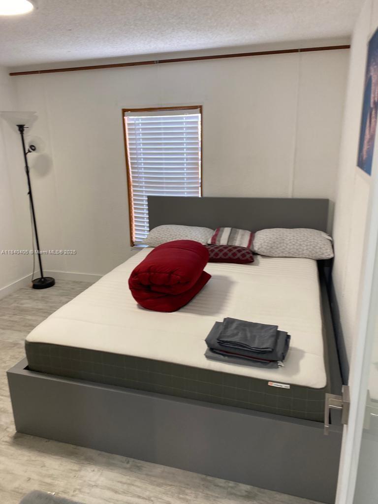 UNIVERSITY LAKES - Residential Lease