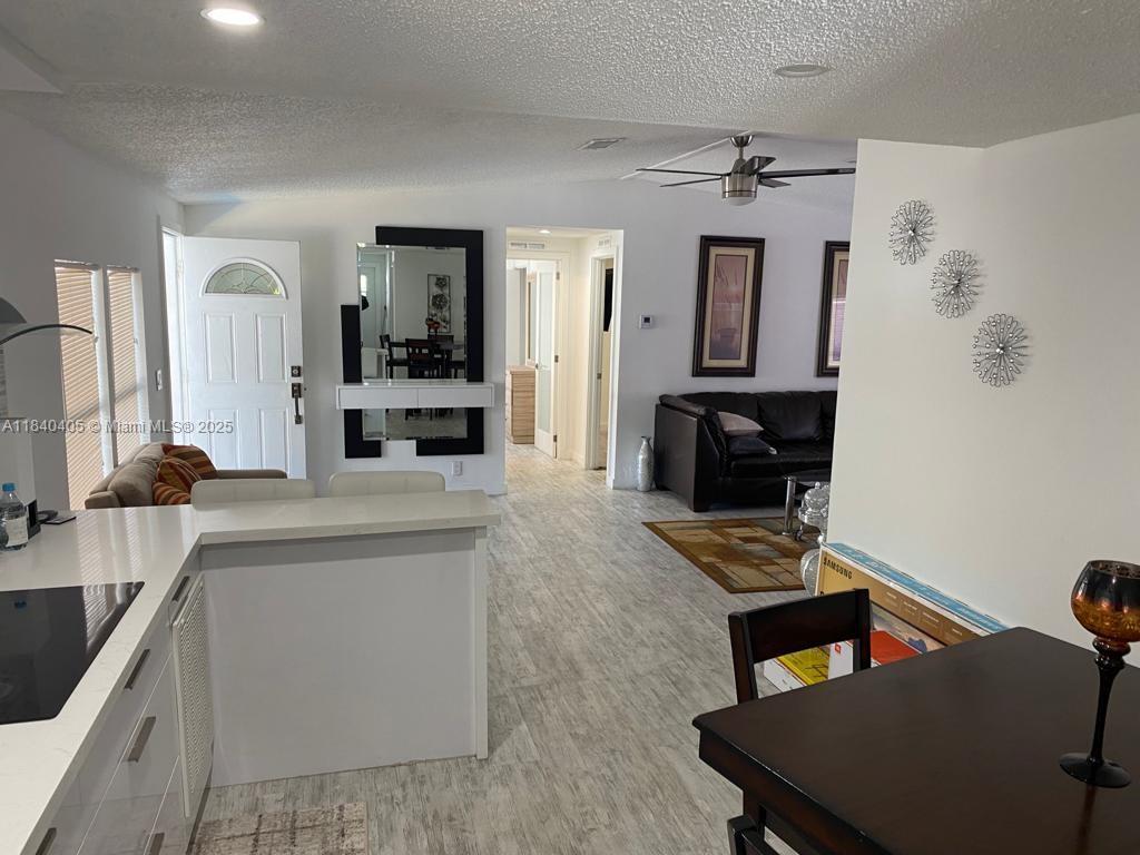 UNIVERSITY LAKES - Residential Lease