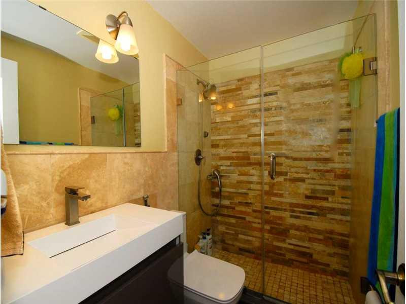WESTWOOD LAKES - Residential Lease