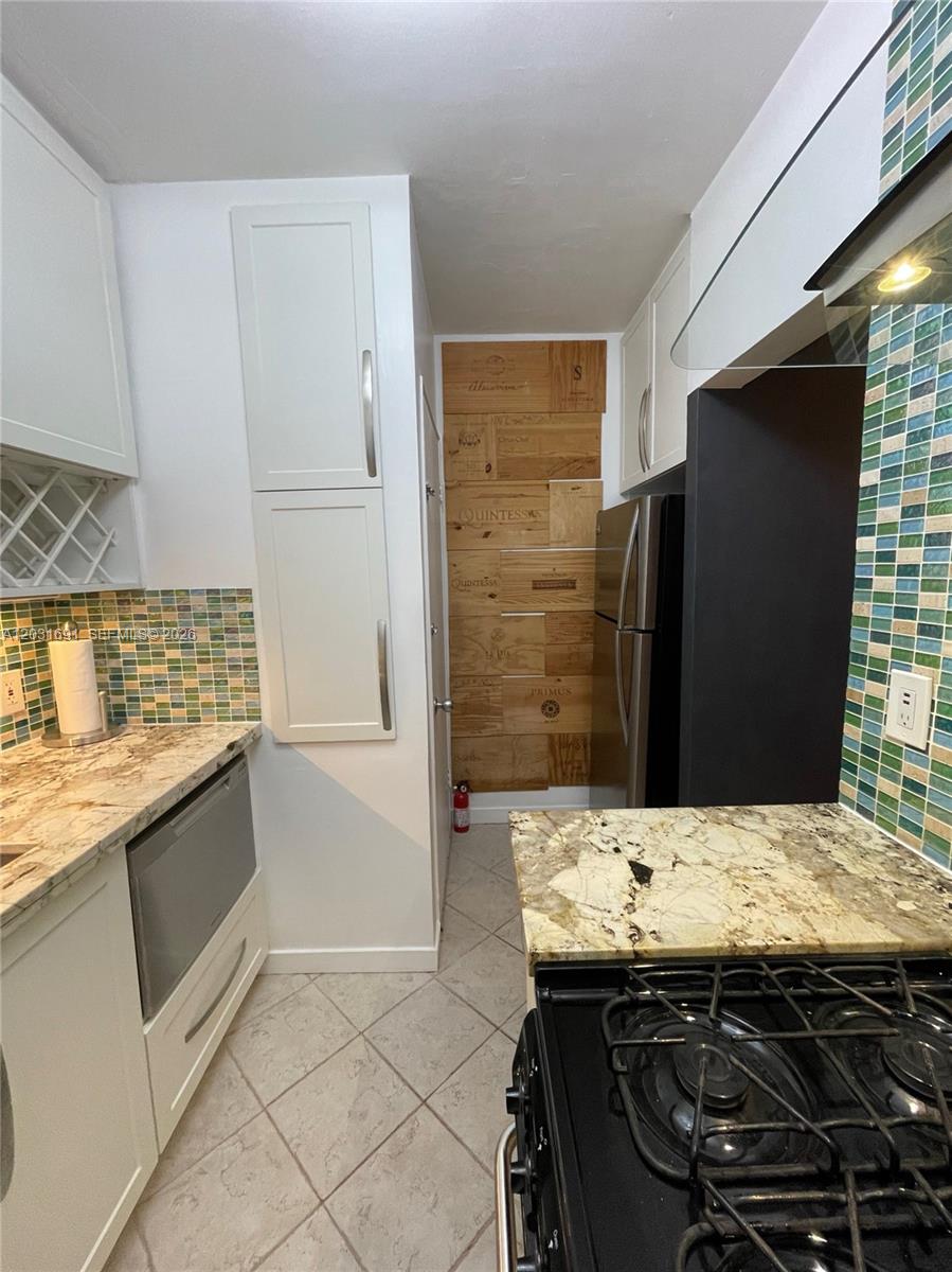LAKE VIEW SUB AMD - Residential Lease