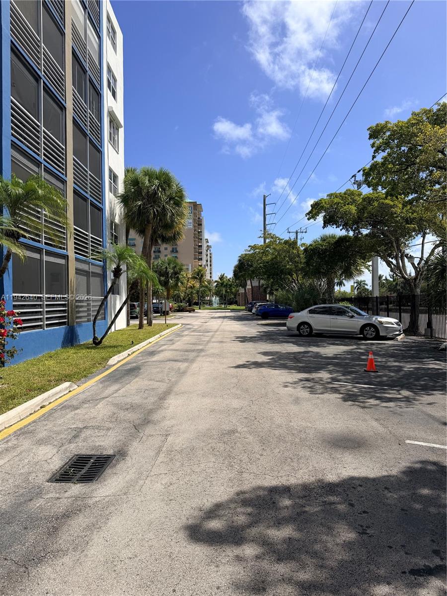DANIANS SOUTH CONDO - Residential