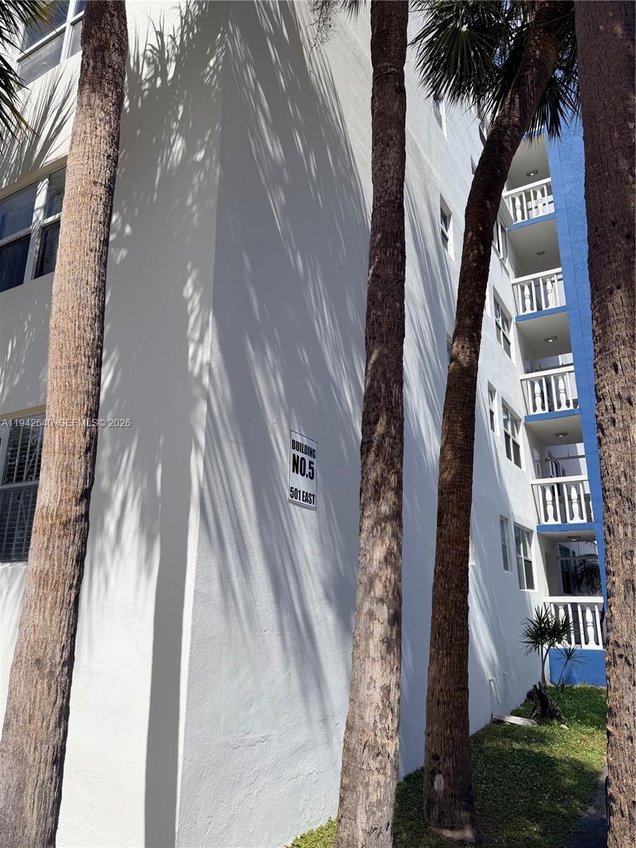 DANIANS SOUTH CONDO - Residential