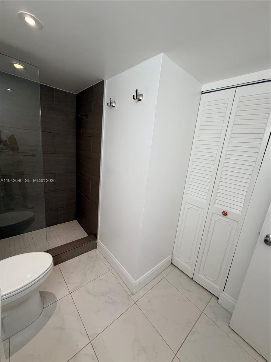 DANIANS SOUTH CONDO - Residential