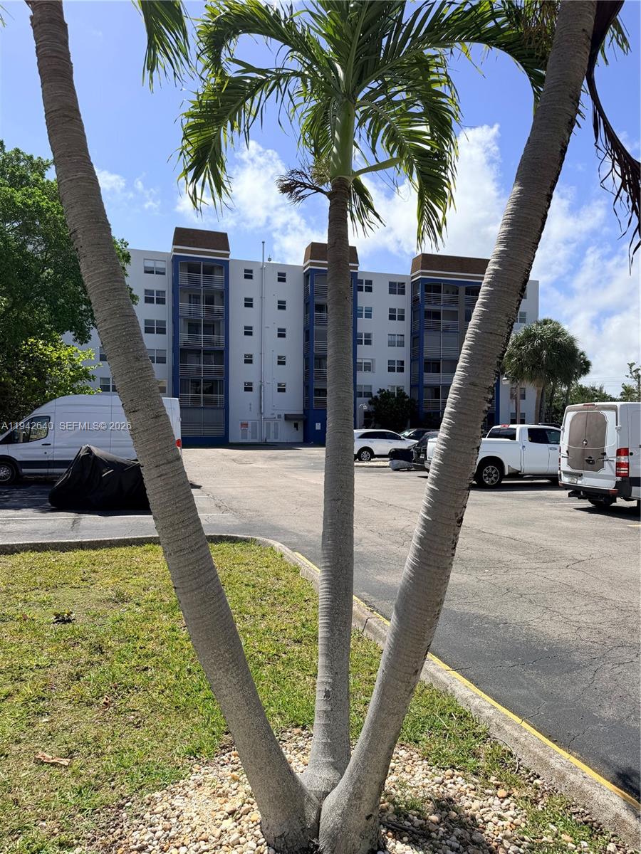 DANIANS SOUTH CONDO - Residential