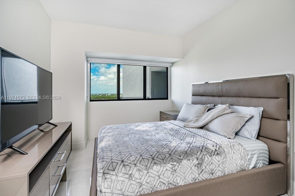 PARAISO BAY CONDO - Residential Lease