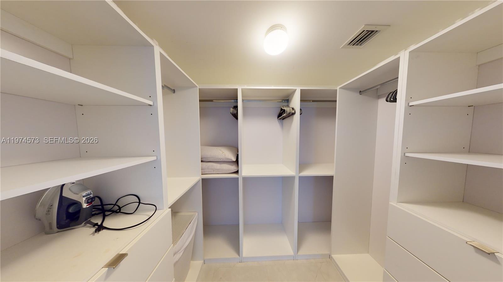 PARAISO BAY CONDO - Residential Lease